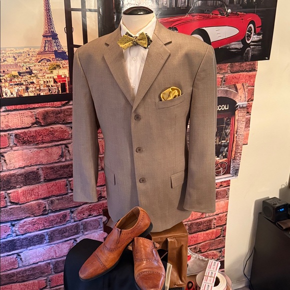 Andrew Fezza Beige 3 buttons Coat - Picture 16 of 17